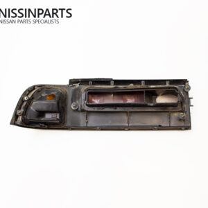 NISSAN CEFIRO A31 PRE-FACELIFT DRIVERS TAIL LIGHT