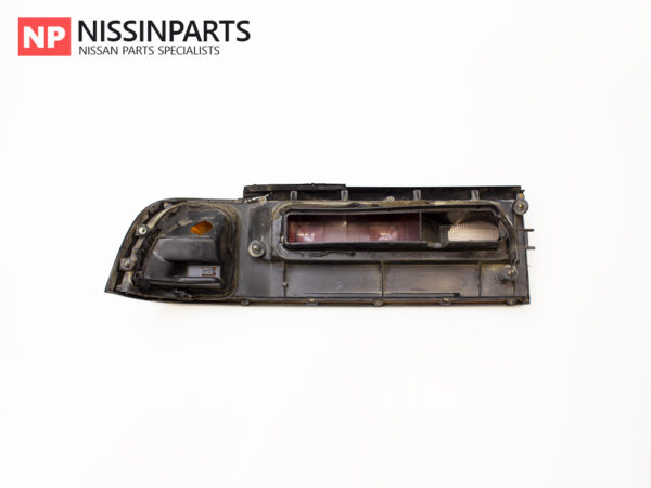 NISSAN CEFIRO A31 PRE-FACELIFT DRIVERS TAIL LIGHT