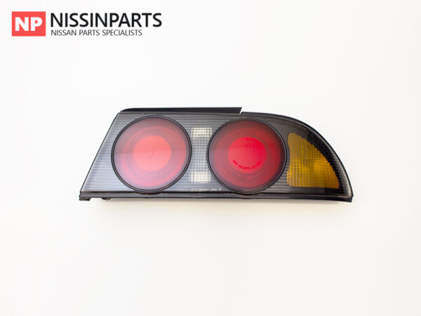 NISSAN SKYLINE R33 SERIES 1 SEDAN DRIVERS TAIL LIGHT