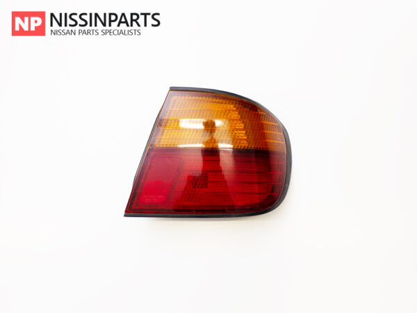NISSAN PRIMERA P11 SEDAN DRIVERS TAIL LIGHT