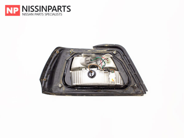 NISSAN BLUEBIRD U14 DRIVERS TAIL LIGHT