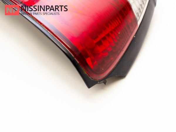 NISSAN BLUEBIRD U14 DRIVERS TAIL LIGHT