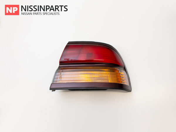 NISSAN CEFIRO & MAXIMA A32 SEDAN DRIVERS TAIL LIGHT