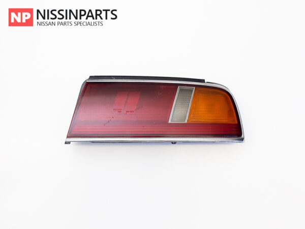 NISSAN LAUREL C34 PRE-FACELIFT DRIVERS TAIL LIGHT