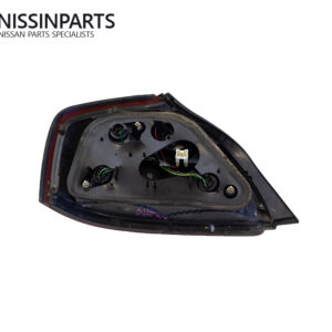NISSAN CIMA F50 DRIVERS TAIL LIGHT