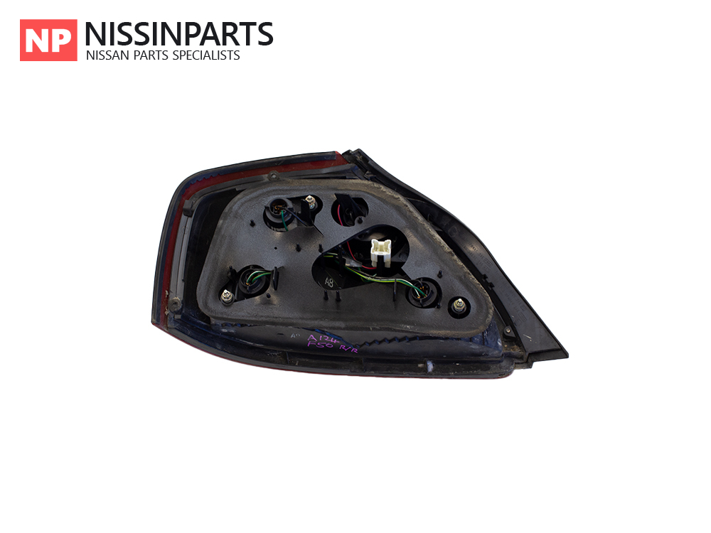 NISSAN CIMA F50 DRIVERS TAIL LIGHT