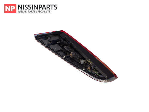 NISSAN PRESAGE U31 DRIVERS TAIL LIGHT