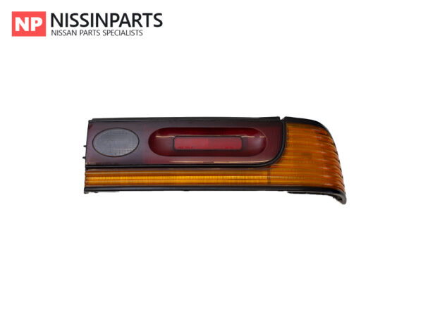 NISSAN CEFIRO A31 PRE-FACELIFT DRIVERS TAIL LIGHT