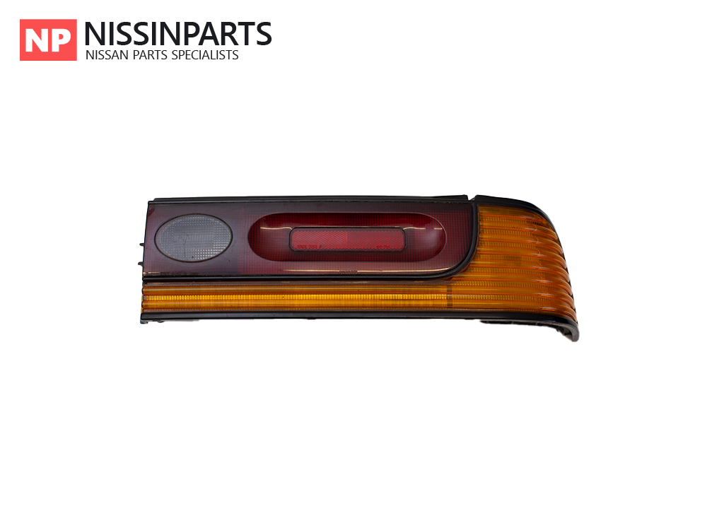 NISSAN CEFIRO A31 PRE-FACELIFT DRIVERS TAIL LIGHT