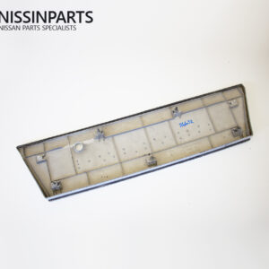 NISSAN SKYLINE R33 SERIES 2 SEDAN BOOT LID REAR CENTER GARNISH - Image 2